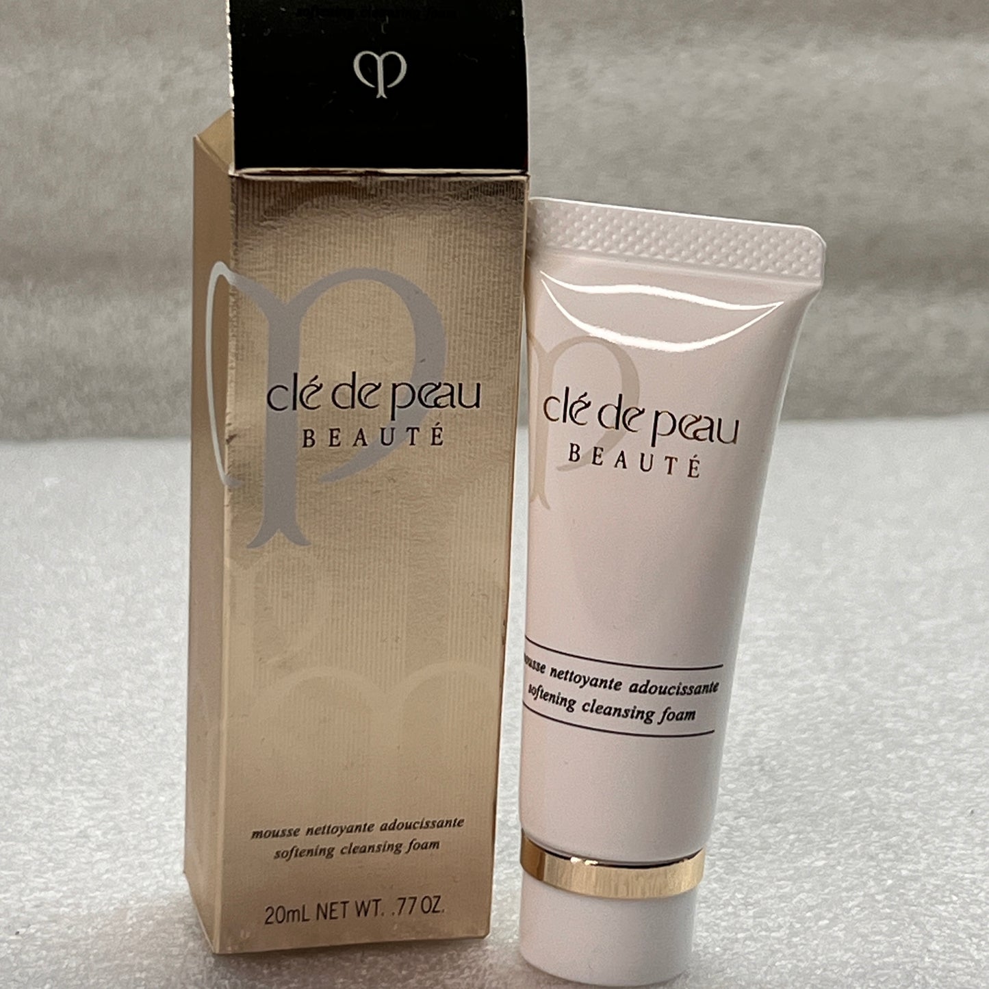 Cle de Peau - softening Cleansing Foam mini - 20 mL