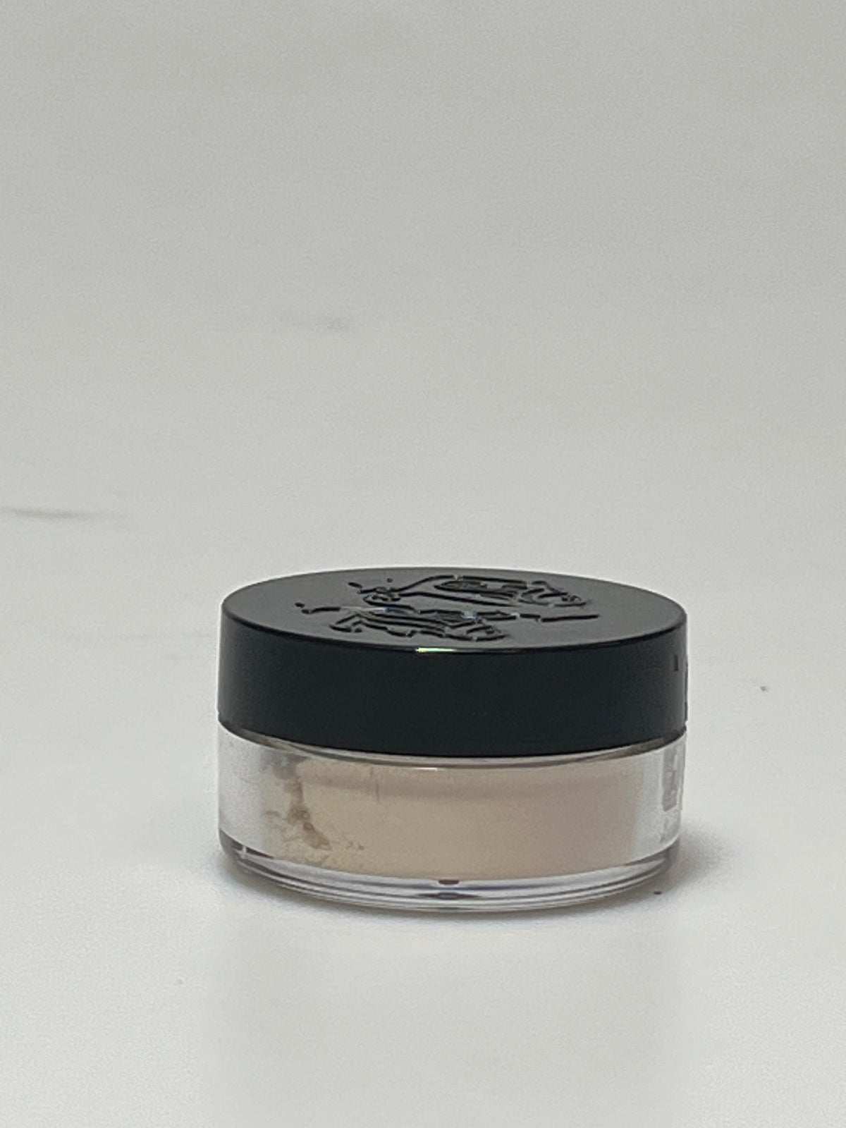 KAT VON D. Lock-it translucent setting powder