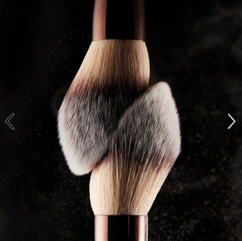 HOURGLASS Veil Powder Brush