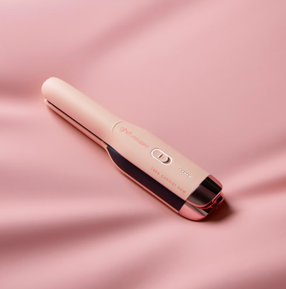 UNPLUGGED PINK CORDLESS HAIR STRAIGHTENER - SOFT PEACH (GHD)