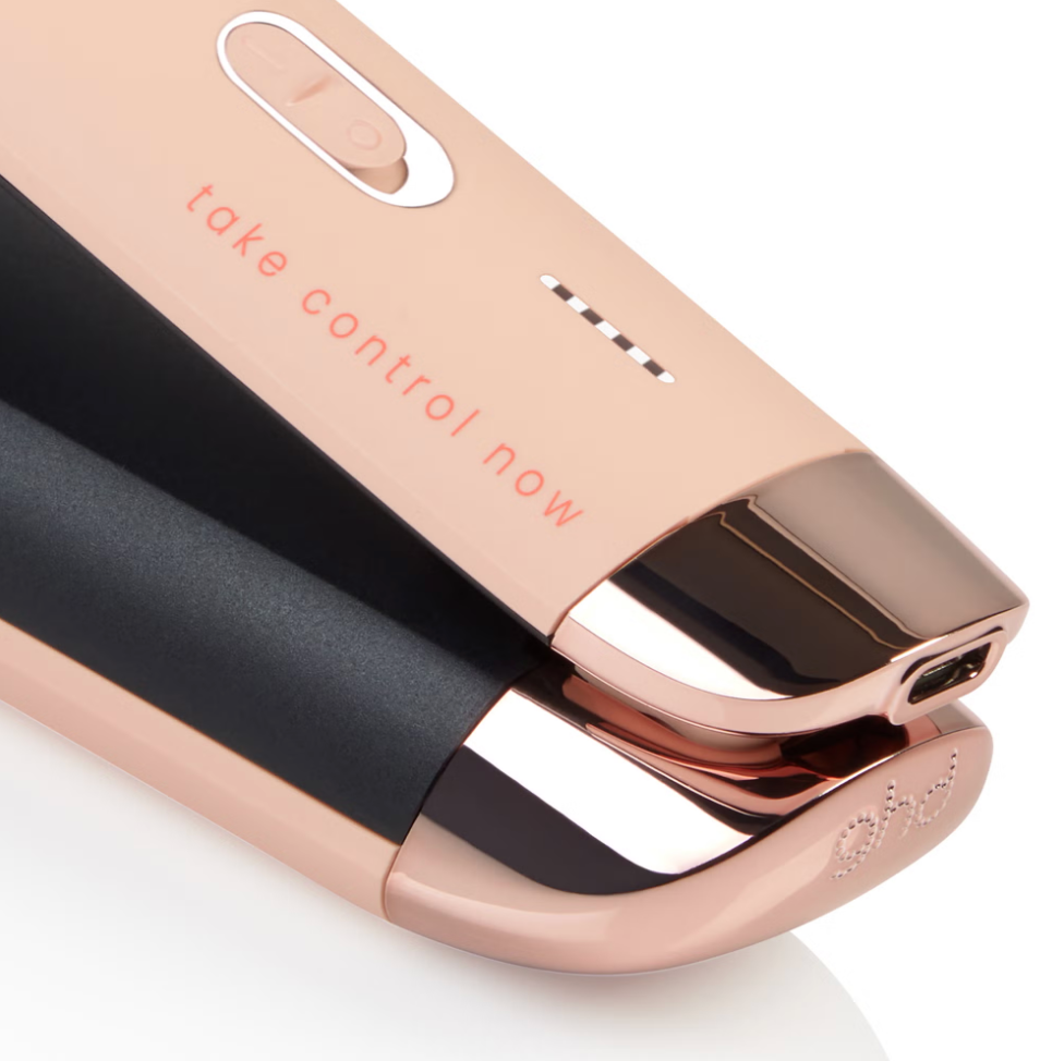 UNPLUGGED PINK CORDLESS HAIR STRAIGHTENER - SOFT PEACH (GHD)